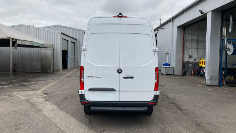 Mercedes-Benz Sprinter E314 L2 Electric Rwd 100kW 81kWh Pro Van Auto